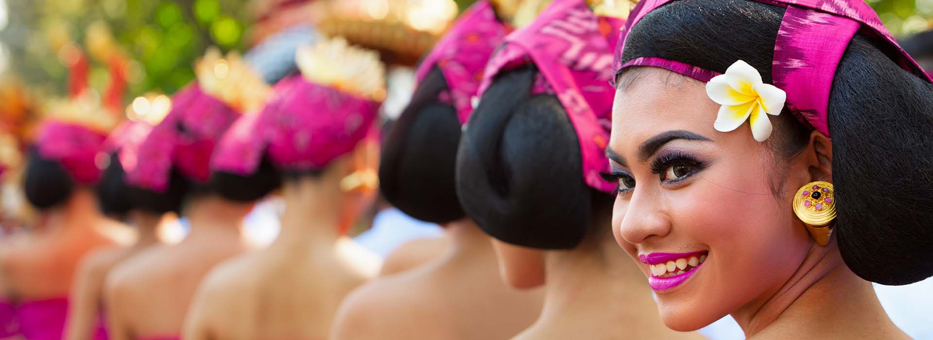 Nusaloka Holidays team and travelers